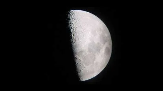 luna en cuarto creciente